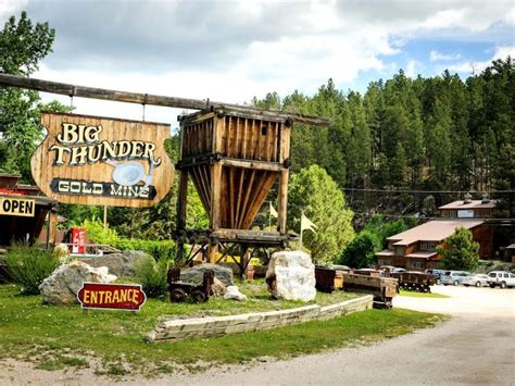 Big thunder gold mine - Enjoy this tour of the Big Thunder gold mine in Keystone, South Dakota. There is not too many mines open to the public, so I was happy to have found this one...